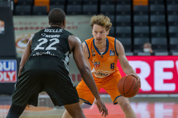 赛季影响与 赛季影响与